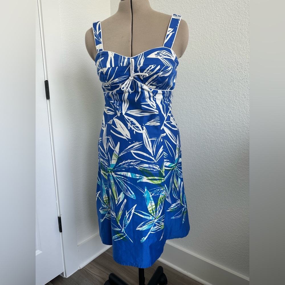 Madison Leigh Blue Floral Dress Size 6. Resort fashion